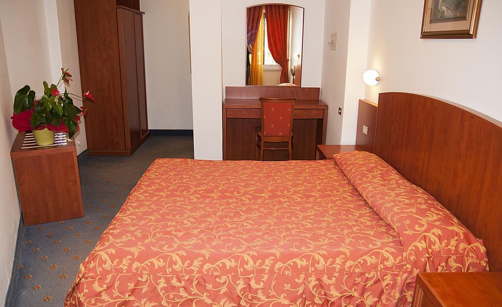 Hotel Garden Limone sul Garda Room photo